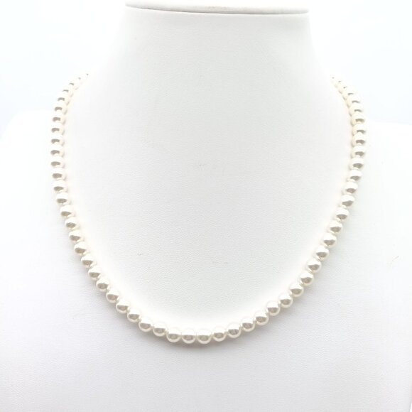 Vintage Faux Pearl Necklace Classic Minimalist Beauty - Picture 1 of 3